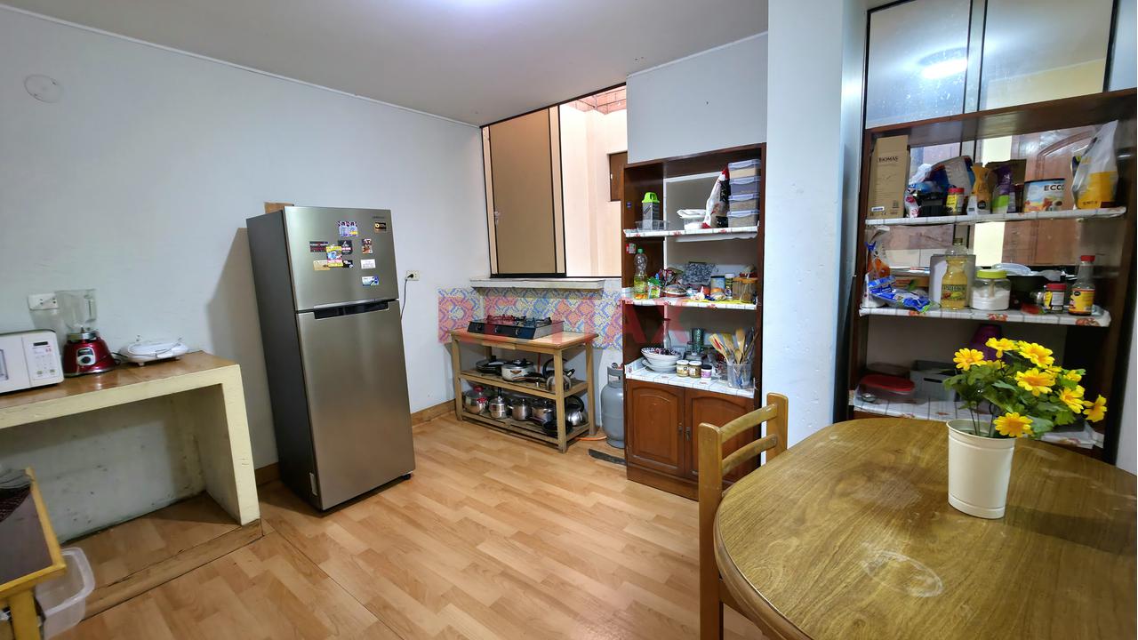 Casa de 5 dormitorios en Santiago de Surco, 240 m² — foto 4