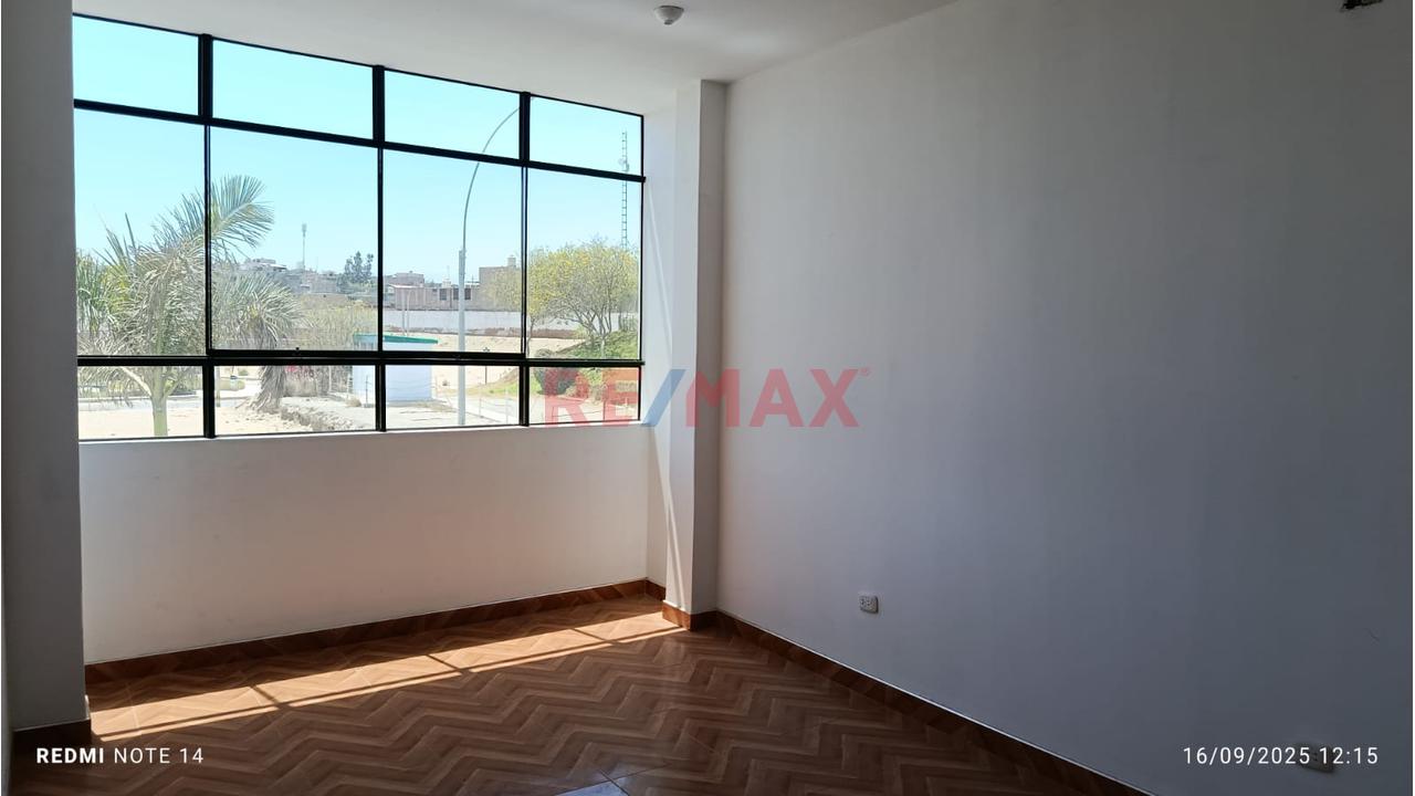 Casa - Local Comercial - Moderna En Venta – Urb. Posada Del Sol | 3 Pisos - 9