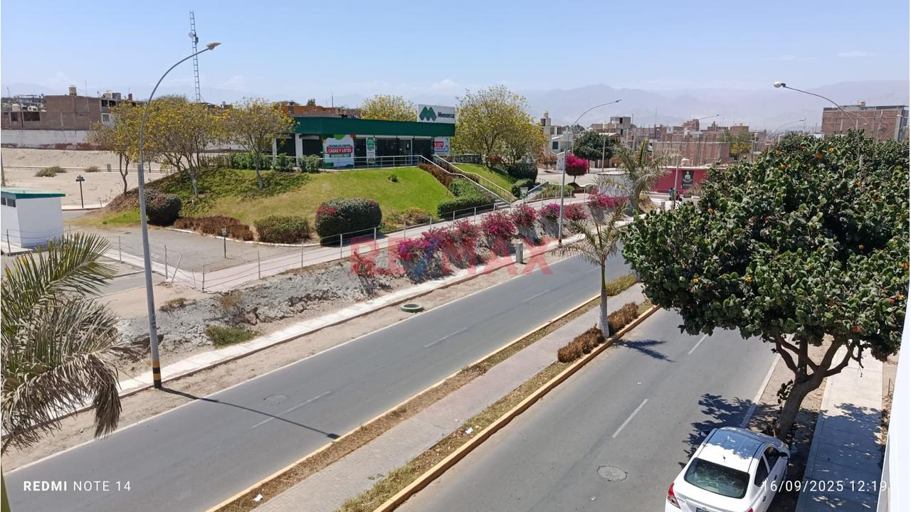 Casa - Local Comercial - Moderna En Venta – Urb. Posada Del Sol | 3 Pisos - 19