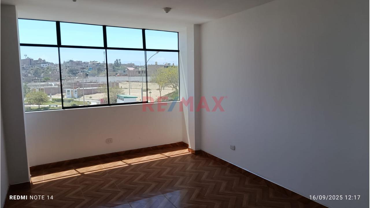 Casa - Local Comercial - Moderna En Venta – Urb. Posada Del Sol | 3 Pisos - 14