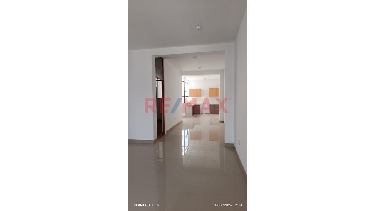 Casa - Local Comercial - Moderna En Venta – Urb. Posada Del Sol | 3 Pisos - 8