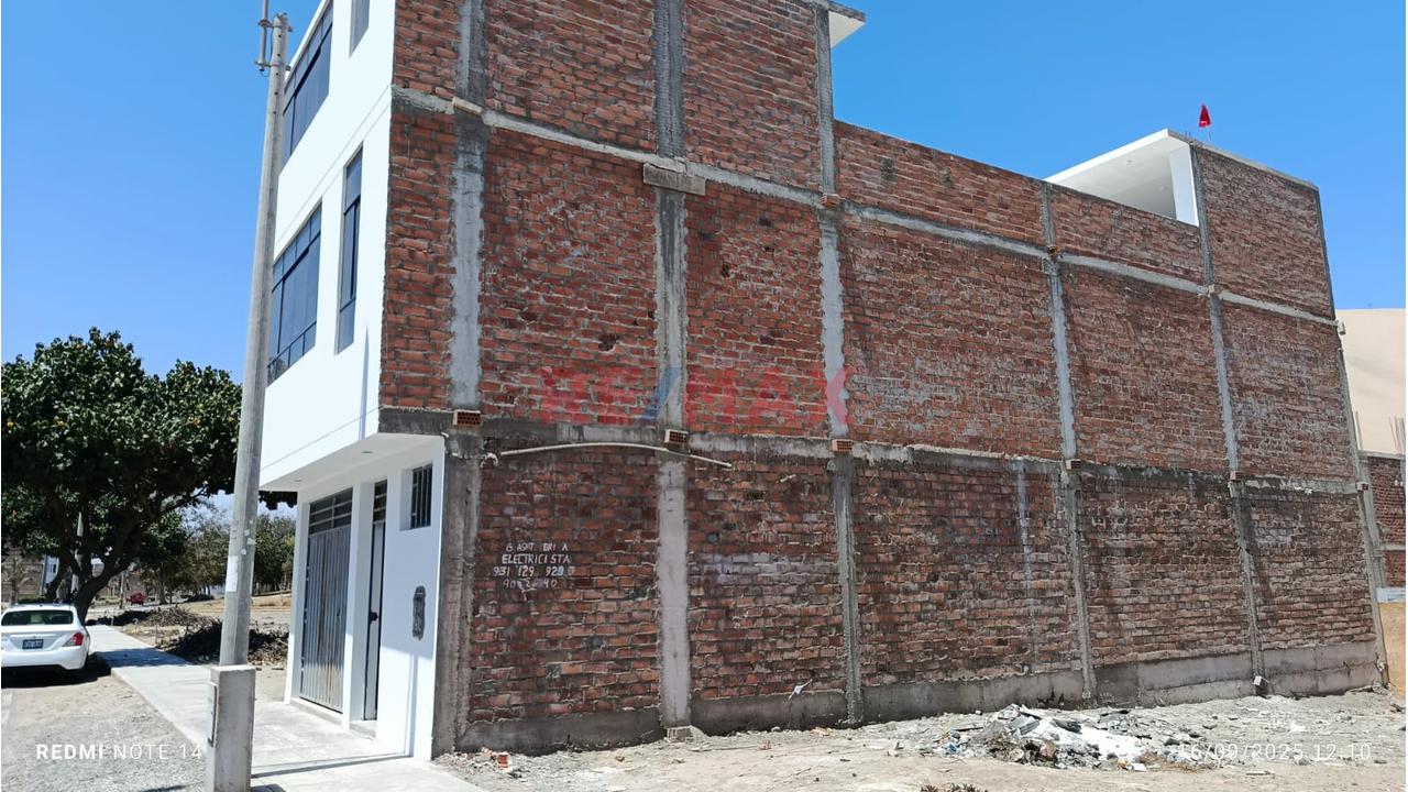 Casa - Local Comercial - Moderna En Venta – Urb. Posada Del Sol | 3 Pisos - 2