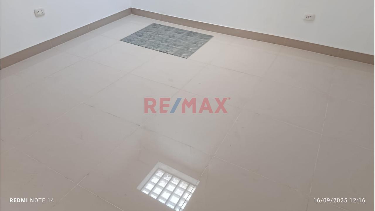 Casa - Local Comercial - Moderna En Venta – Urb. Posada Del Sol | 3 Pisos - 11