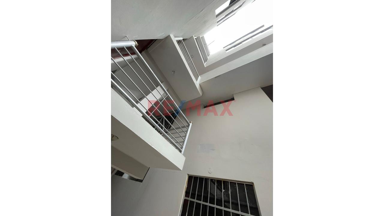 En Venta Casa De 05 Pisos En San Martin De Porres — foto 6
