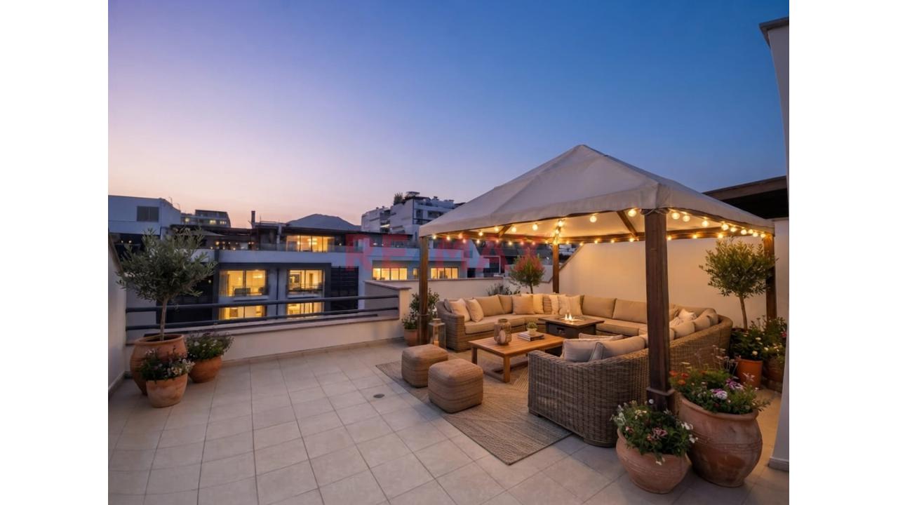 Se Vende Lujoso Y Amplio Duplex 313Mts Con 2 Cocheras Y Deposito En Exclusiva Zona De Surco — foto 2