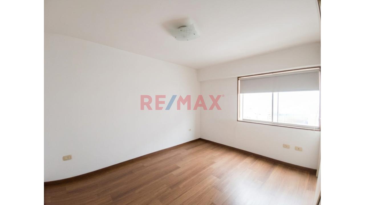 Se Vende Lujoso Y Amplio Duplex 313Mts Con 2 Cocheras Y Deposito En Exclusiva Zona De Surco — foto 15
