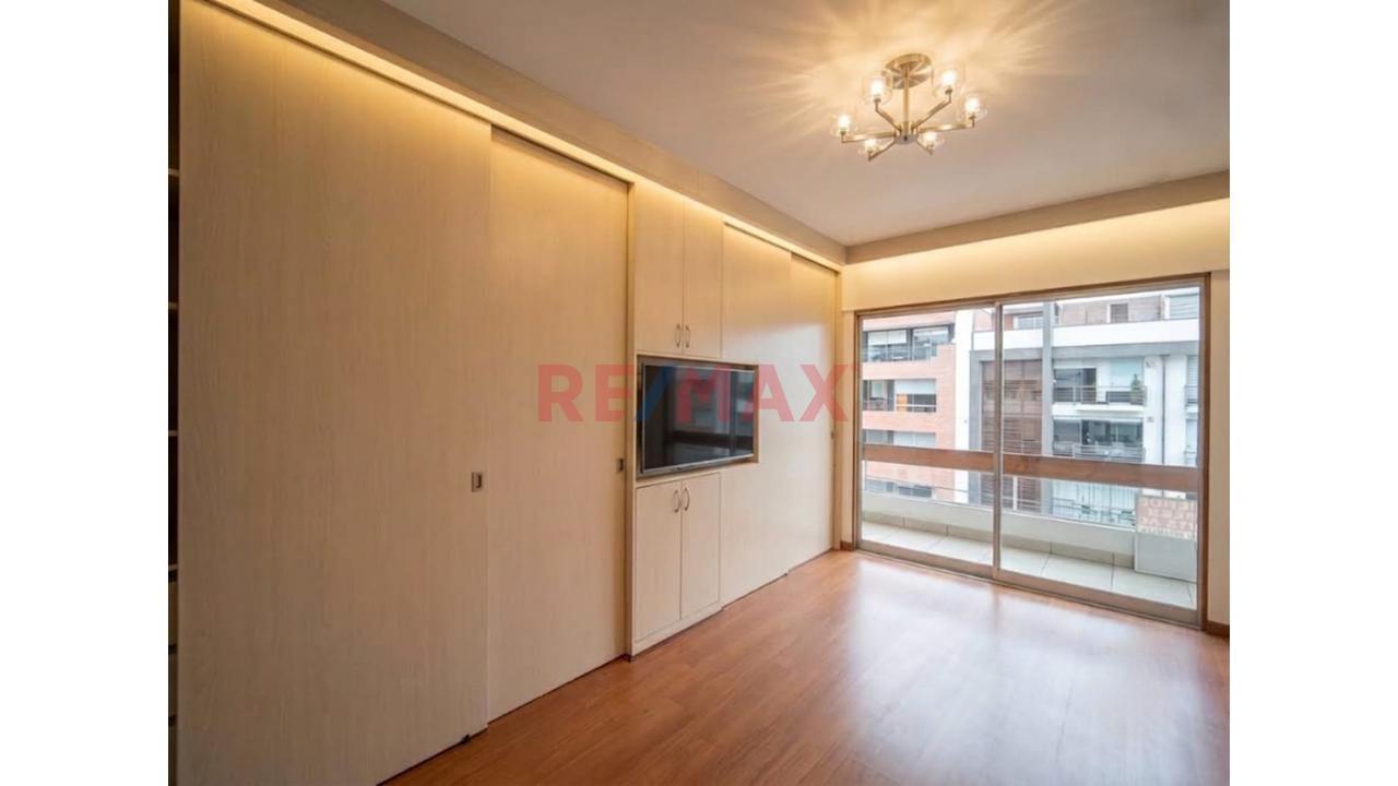 Se Vende Lujoso Y Amplio Duplex 313Mts Con 2 Cocheras Y Deposito En Exclusiva Zona De Surco — foto 9