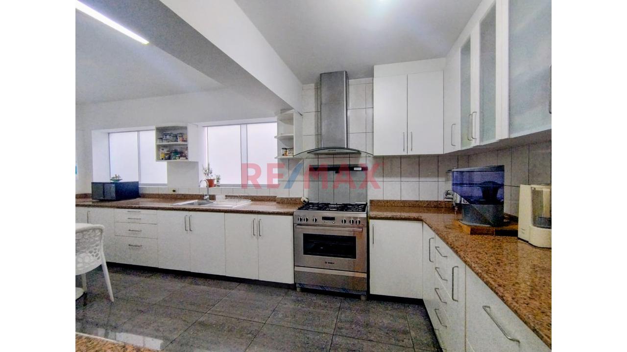 Se Vende Lujoso Y Amplio Duplex 313Mts Con 2 Cocheras Y Deposito En Exclusiva Zona De Surco - 19