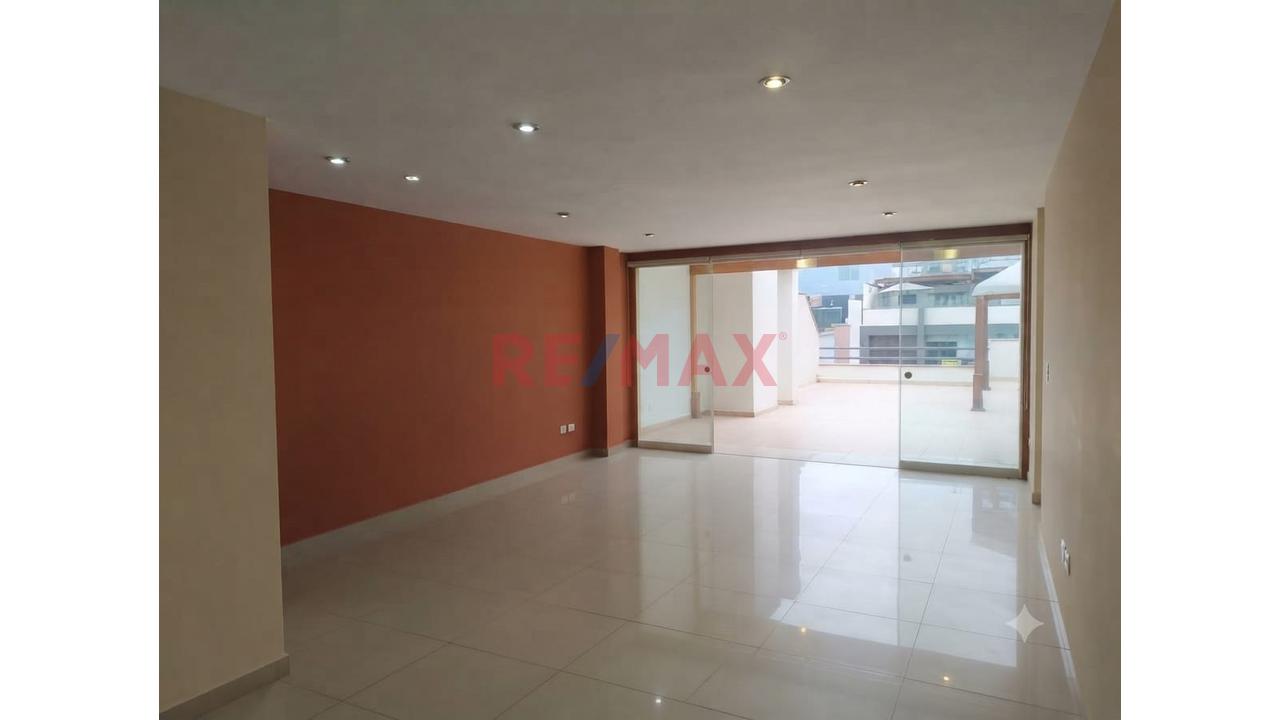 Se Vende Lujoso Y Amplio Duplex 313Mts Con 2 Cocheras Y Deposito En Exclusiva Zona De Surco — foto 7