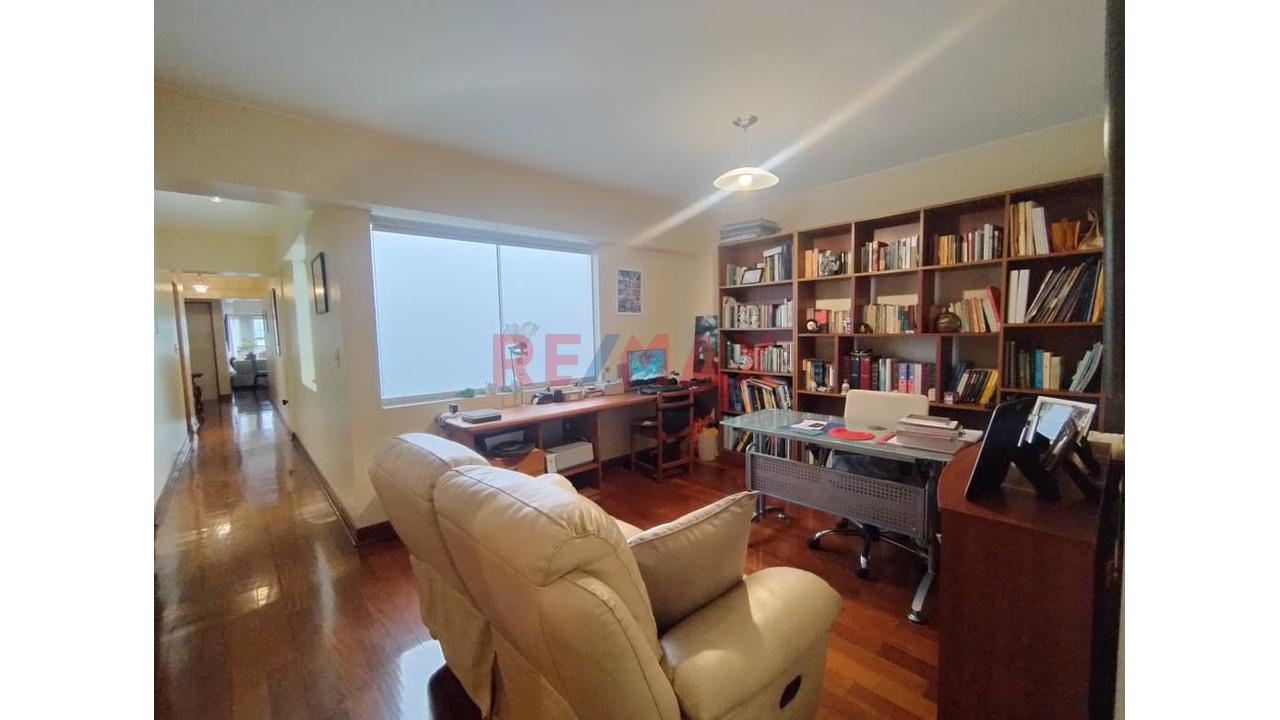 Se Vende Lujoso Y Amplio Duplex 313Mts Con 2 Cocheras Y Deposito En Exclusiva Zona De Surco - 14