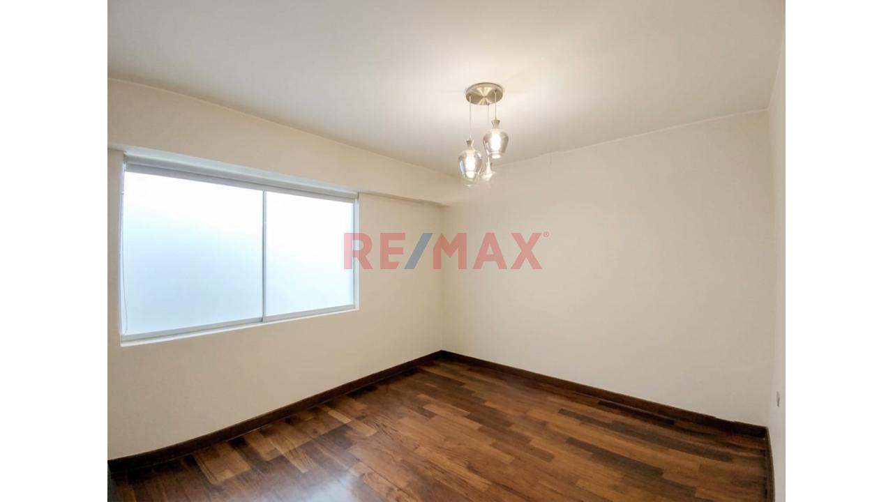 Se Vende Lujoso Y Amplio Duplex 313Mts Con 2 Cocheras Y Deposito En Exclusiva Zona De Surco — foto 12