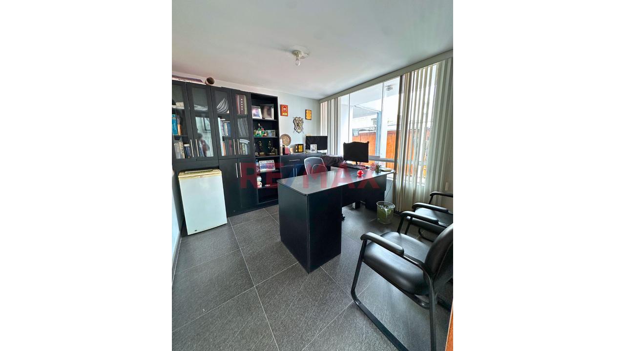 “Casa En Venta _ Frente A Parque _ Urb. Vista Alegre _ Santiago De Surco " — foto 8