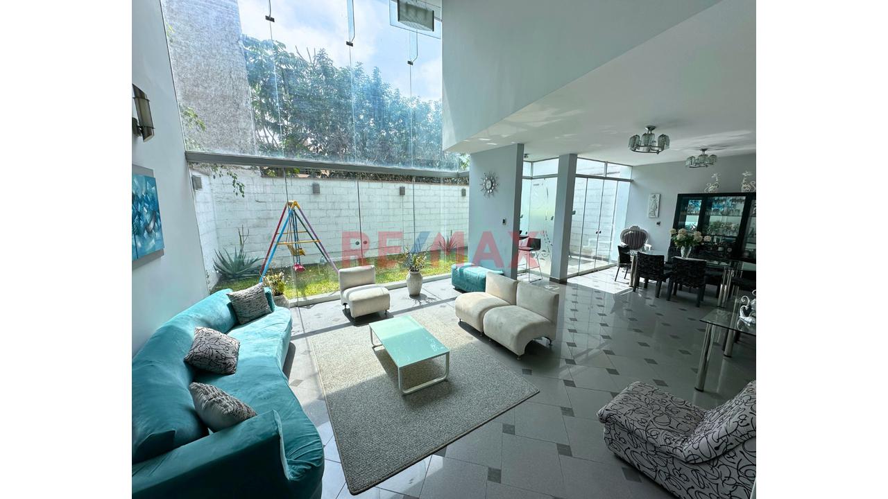 “Casa En Venta _ Frente A Parque _ Urb. Vista Alegre _ Santiago De Surco " — foto 2