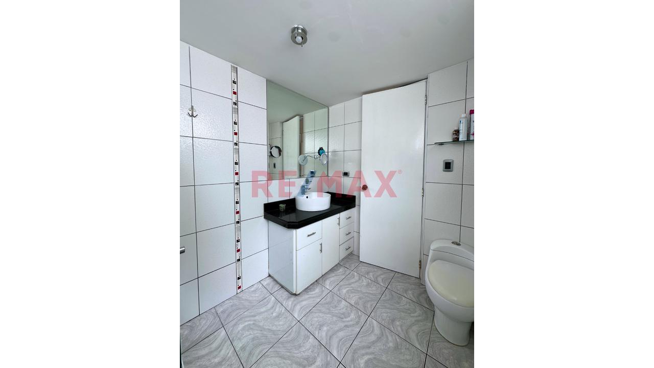 “Casa En Venta _ Frente A Parque _ Urb. Vista Alegre _ Santiago De Surco " — foto 15