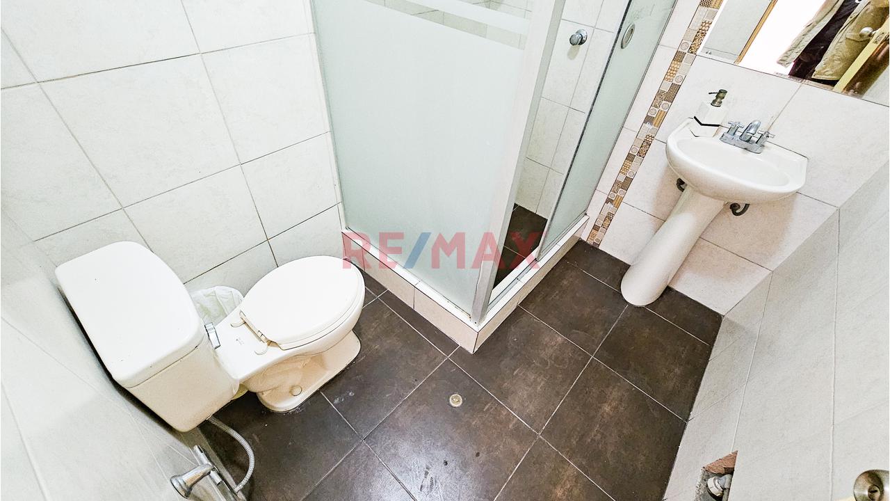 Venta De Departamento En 2° Piso Con Balcón – Urb. Huaquillay — foto 15