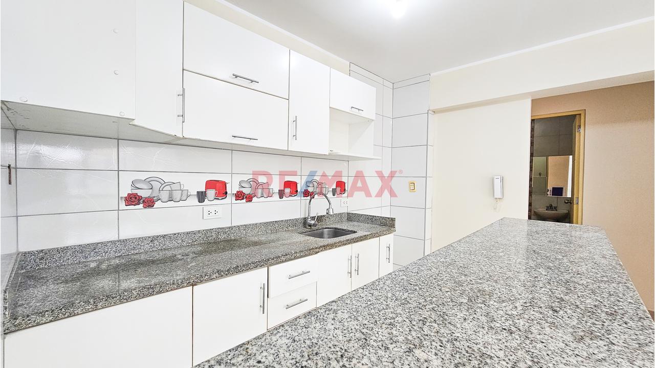 Venta De Departamento En 2° Piso Con Balcón – Urb. Huaquillay — foto 10