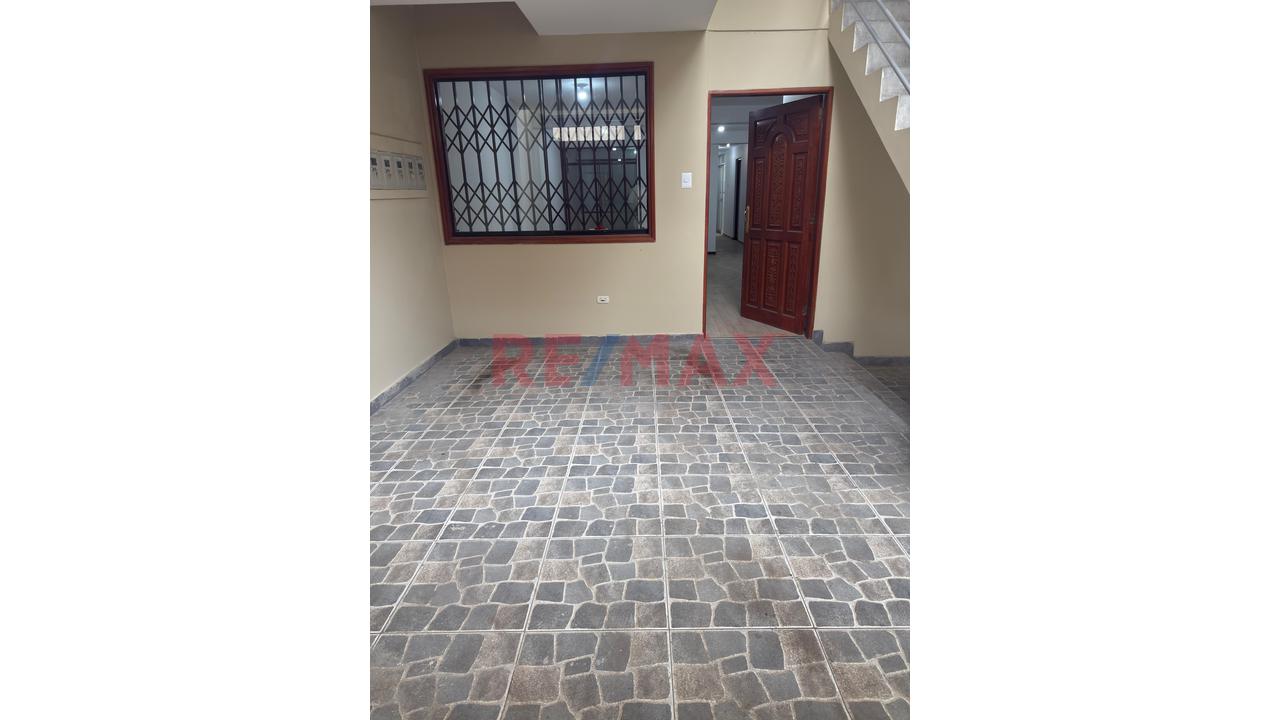 Venta De Departamento En San Juan De Miraflores De 118M2 Con Cochera — foto 2
