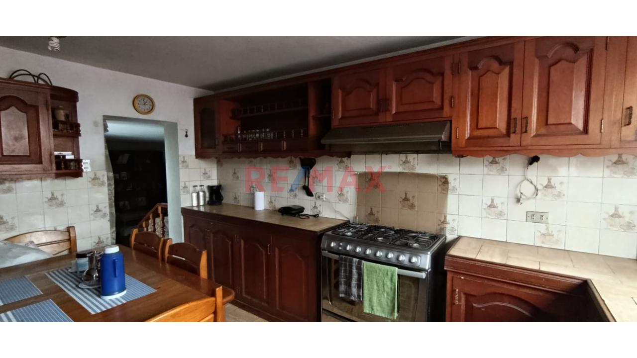 La Molina: Amplio Departamento Con Jardín Interior, Cochera Y Minidepa En Tercer Piso - 6