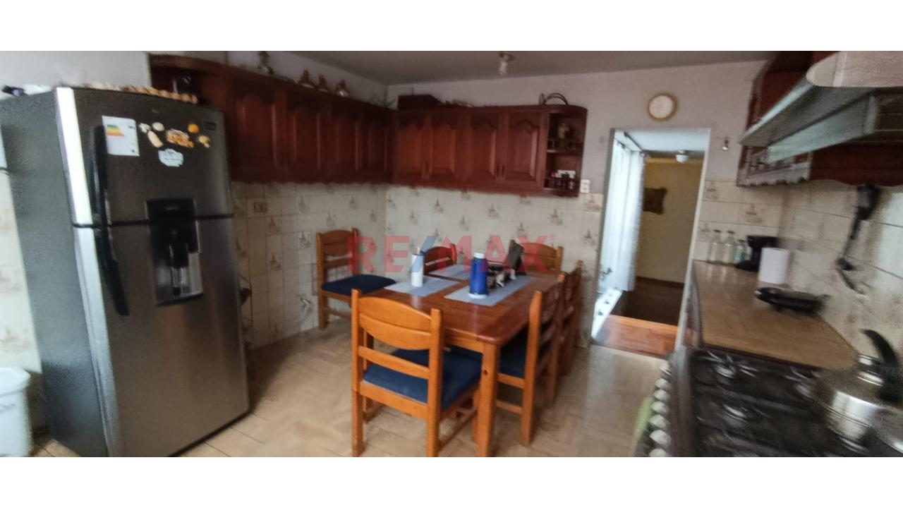 La Molina: Amplio Departamento Con Jardín Interior, Cochera Y Minidepa En Tercer Piso - 5