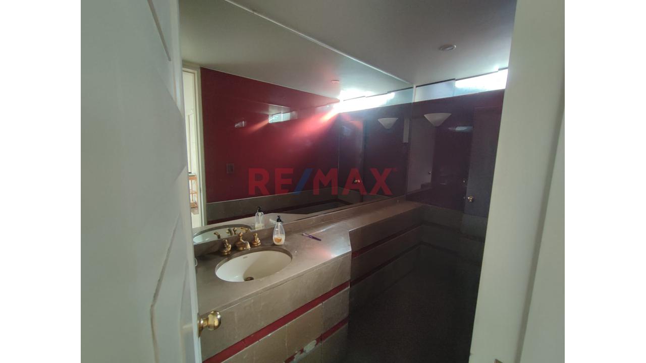 ¡Atención Inversionistas! Exclusivo Terreno En Venta En Surco Con Piscina, Cancha De Fronton Y Amplios Ambientes — foto 8