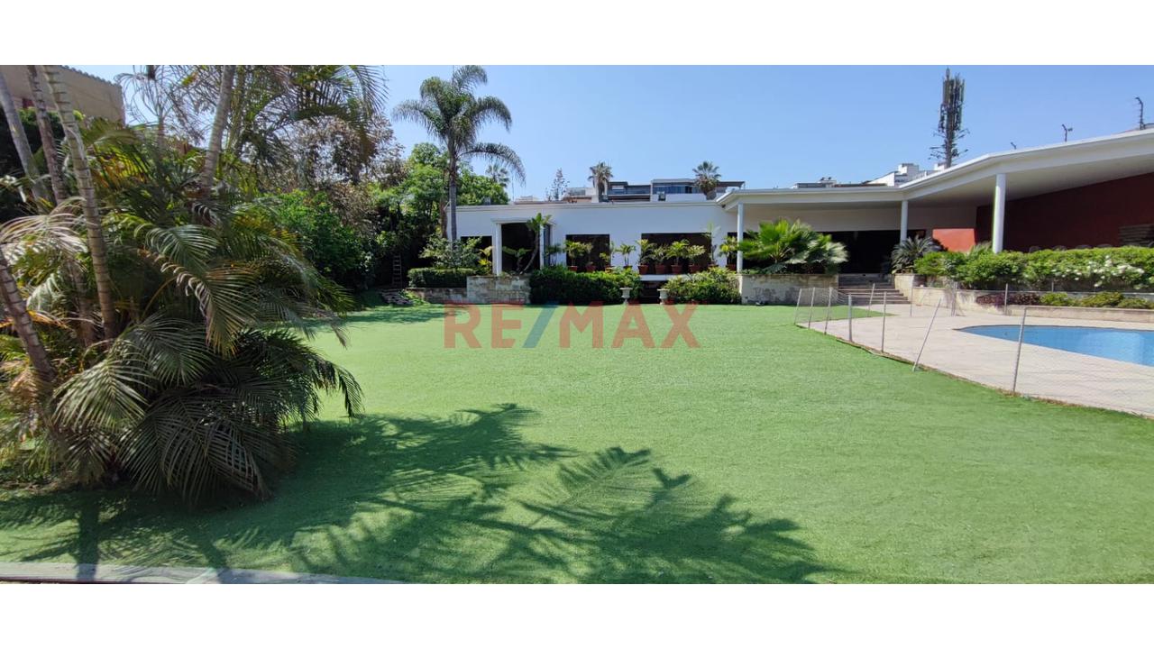 ¡Atención Inversionistas! Exclusivo Terreno En Venta En Surco Con Piscina, Cancha De Fronton Y Amplios Ambientes — foto 2