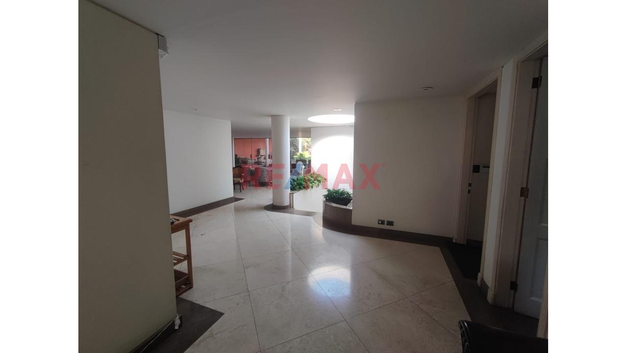 ¡Atención Inversionistas! Exclusivo Terreno En Venta En Surco Con Piscina, Cancha De Fronton Y Amplios Ambientes — foto 3