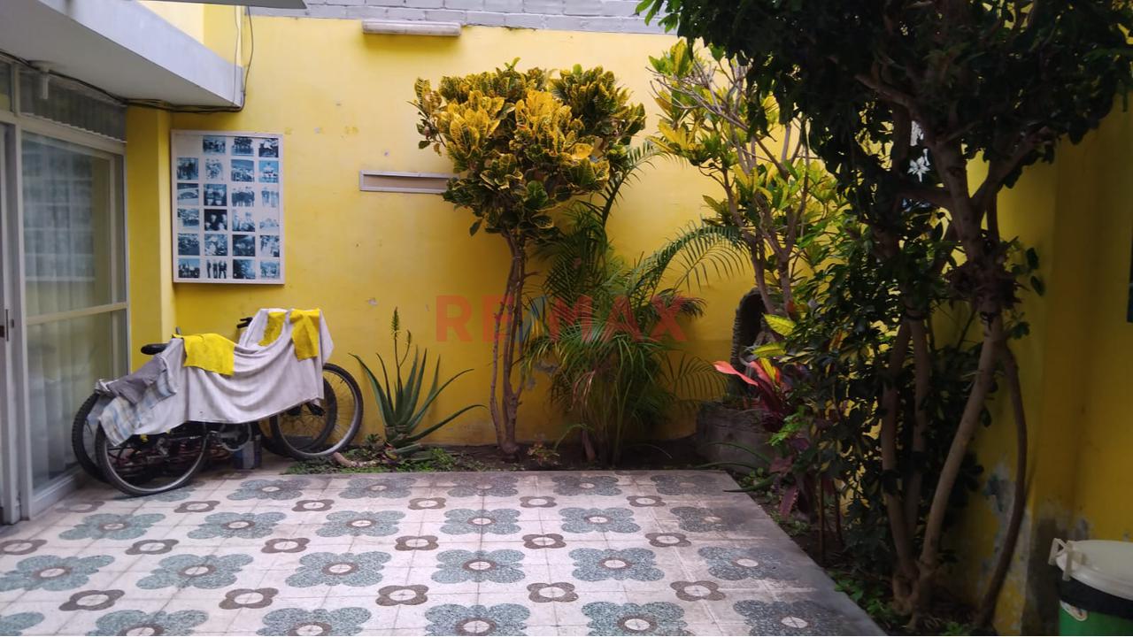 Hermosa Y Amplia Casa Frente Al Parque - 6