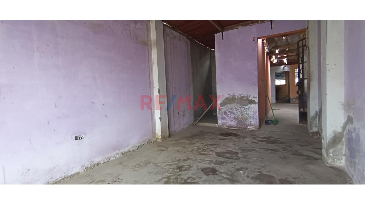 Se Vende Casa Como Terreno En Puente Piedra Frente A Parque A 5 Cuadras De La Panamericana Norte - 17