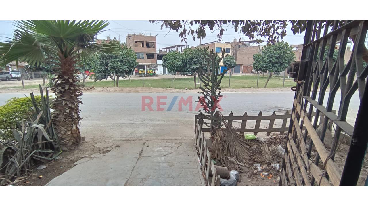 Se Vende Casa Como Terreno En Puente Piedra Frente A Parque A 5 Cuadras De La Panamericana Norte - 18