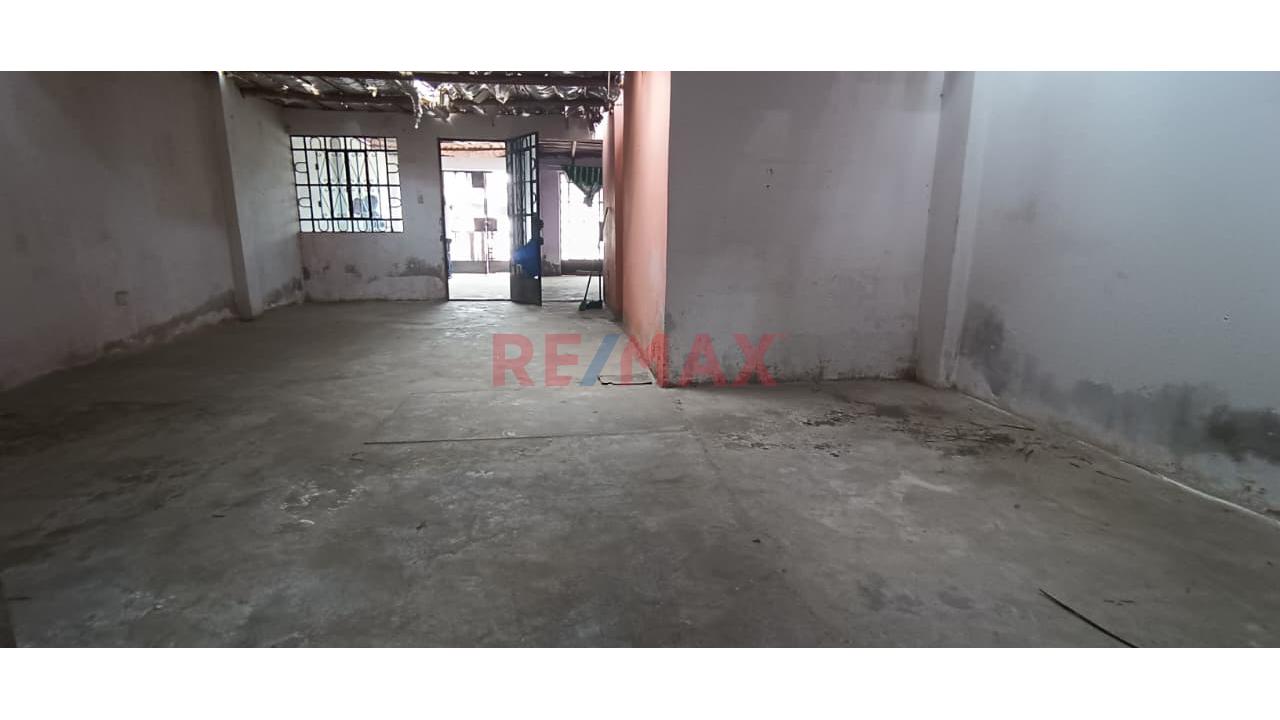 Se Vende Casa Como Terreno En Puente Piedra Frente A Parque A 5 Cuadras De La Panamericana Norte - 4