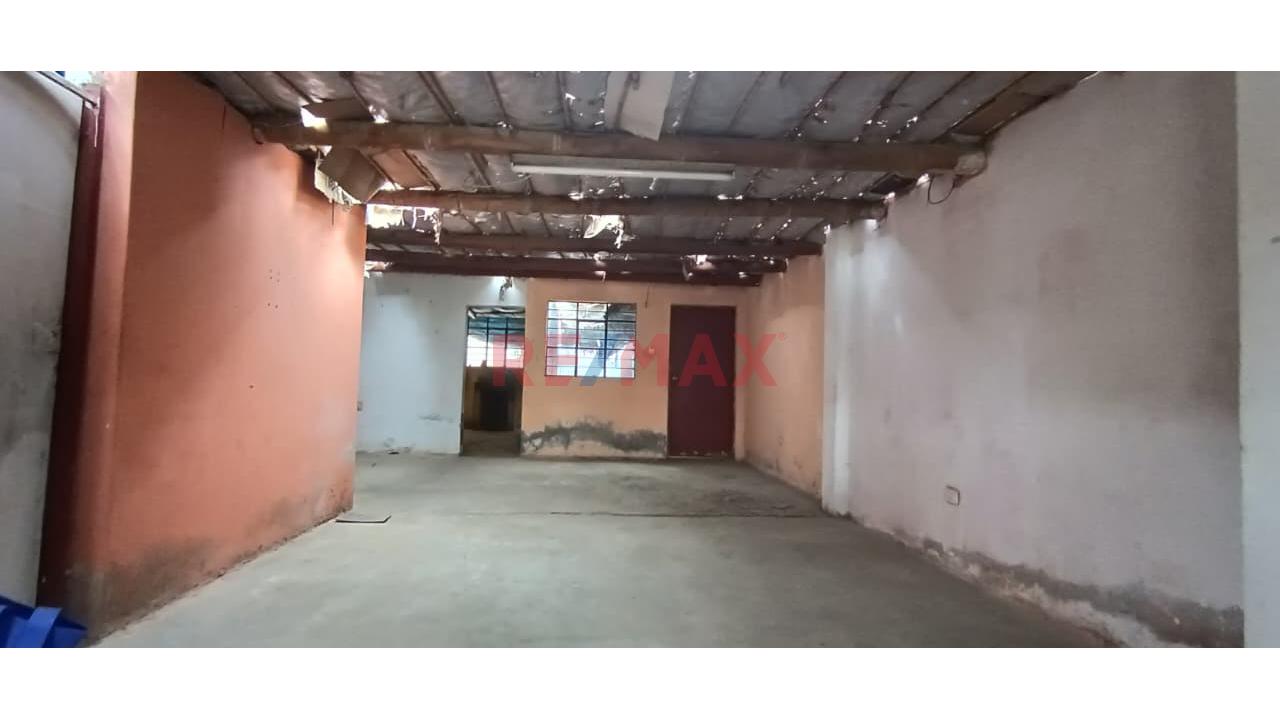 Se Vende Casa Como Terreno En Puente Piedra Frente A Parque A 5 Cuadras De La Panamericana Norte - 3