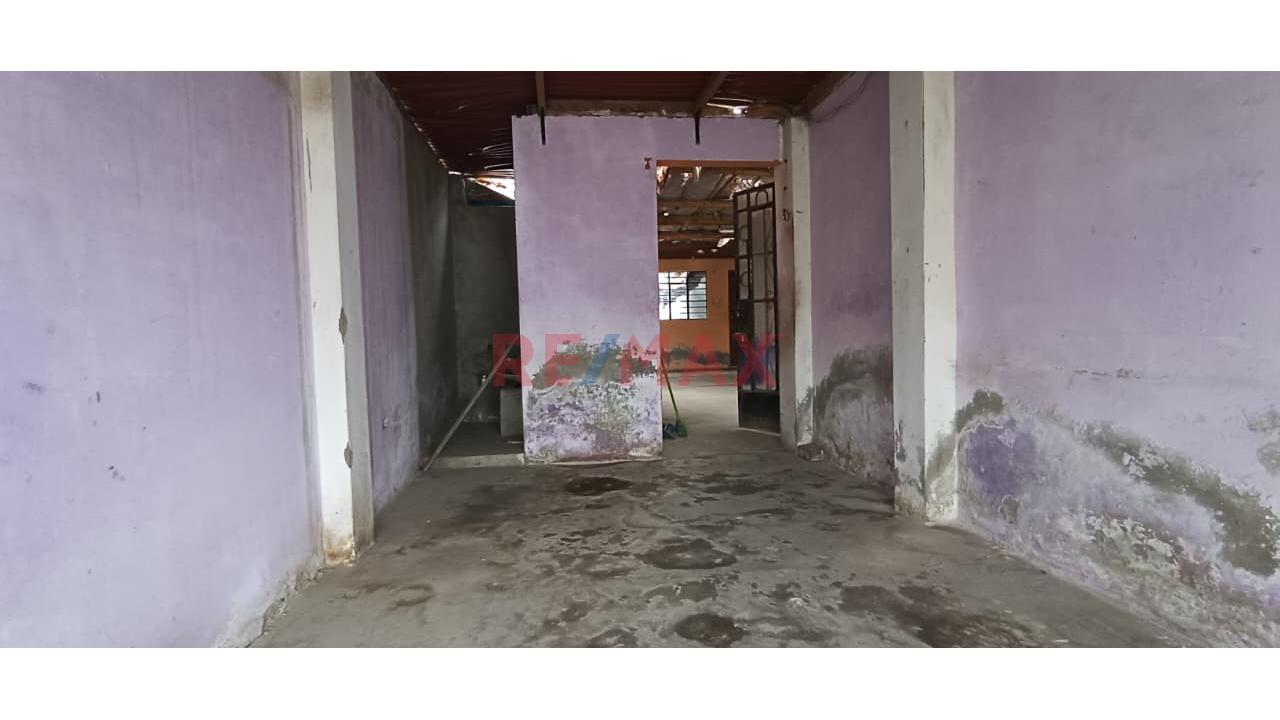 Se Vende Casa Como Terreno En Puente Piedra Frente A Parque A 5 Cuadras De La Panamericana Norte - 8