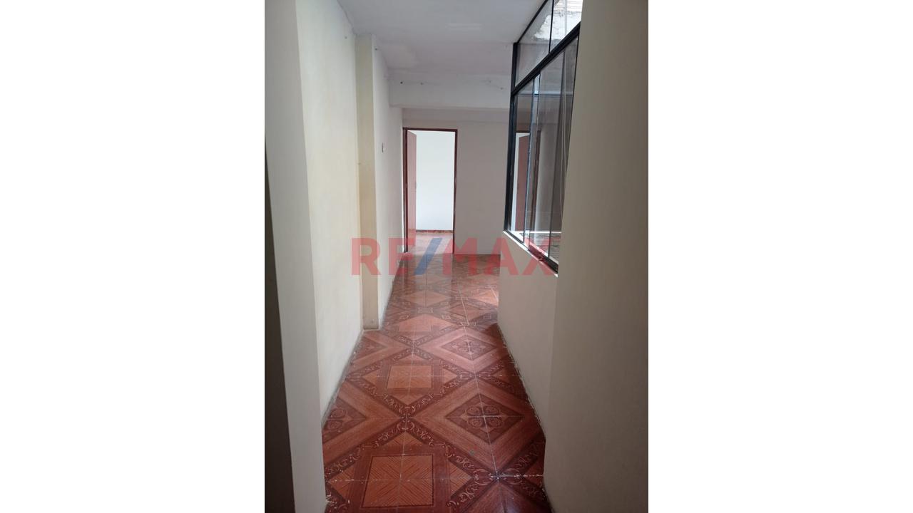 Se Vende Departamento Frente Al Parque En La Av. Gran Chimú -  Zárate — foto 4