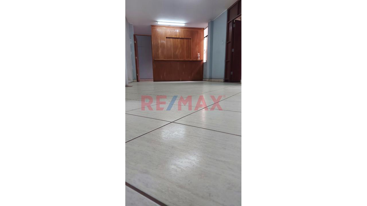 Se Alquila Local Comercial Frente Al Mall Comas - 6