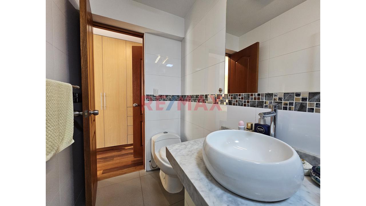 Departamento Exclusivo En Av. Ayacucho Surco A 2 Cuadras De Av. Benavides — foto 5