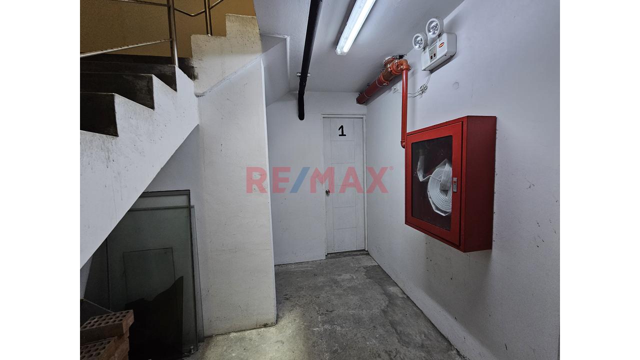Departamento Exclusivo En Av. Ayacucho Surco A 2 Cuadras De Av. Benavides — foto 4