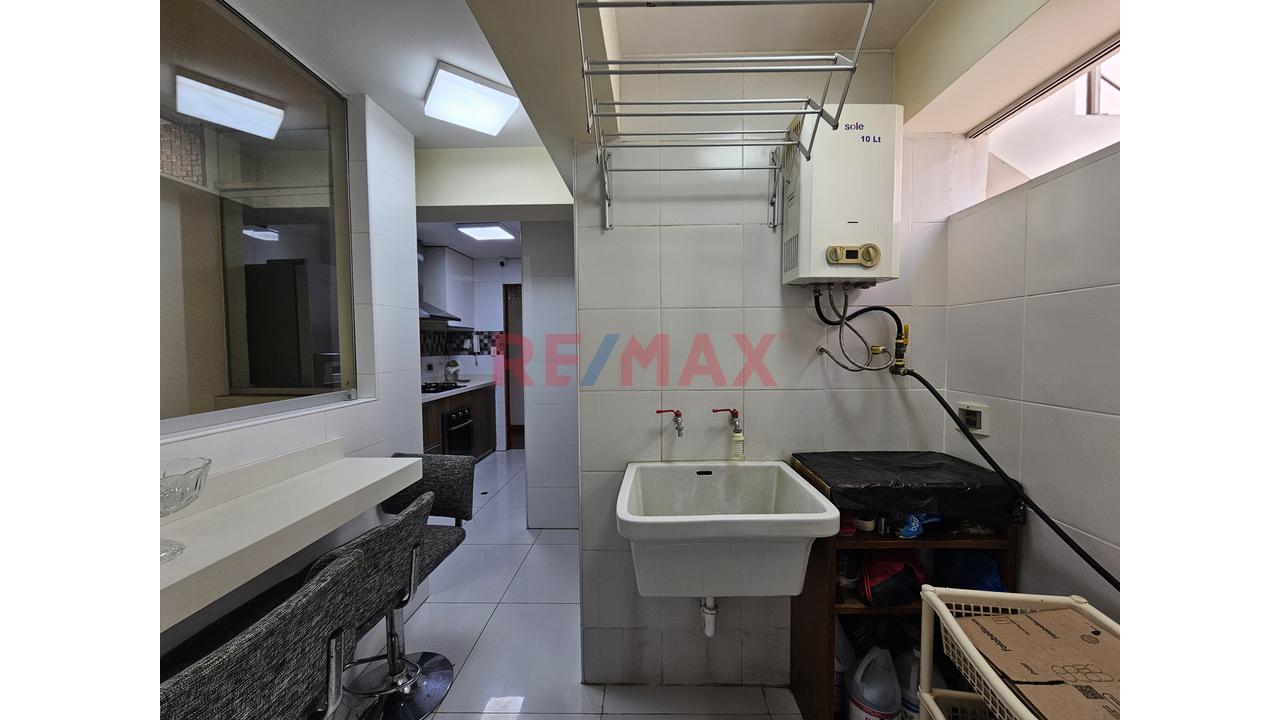 Departamento Exclusivo En Av. Ayacucho Surco A 2 Cuadras De Av. Benavides — foto 11