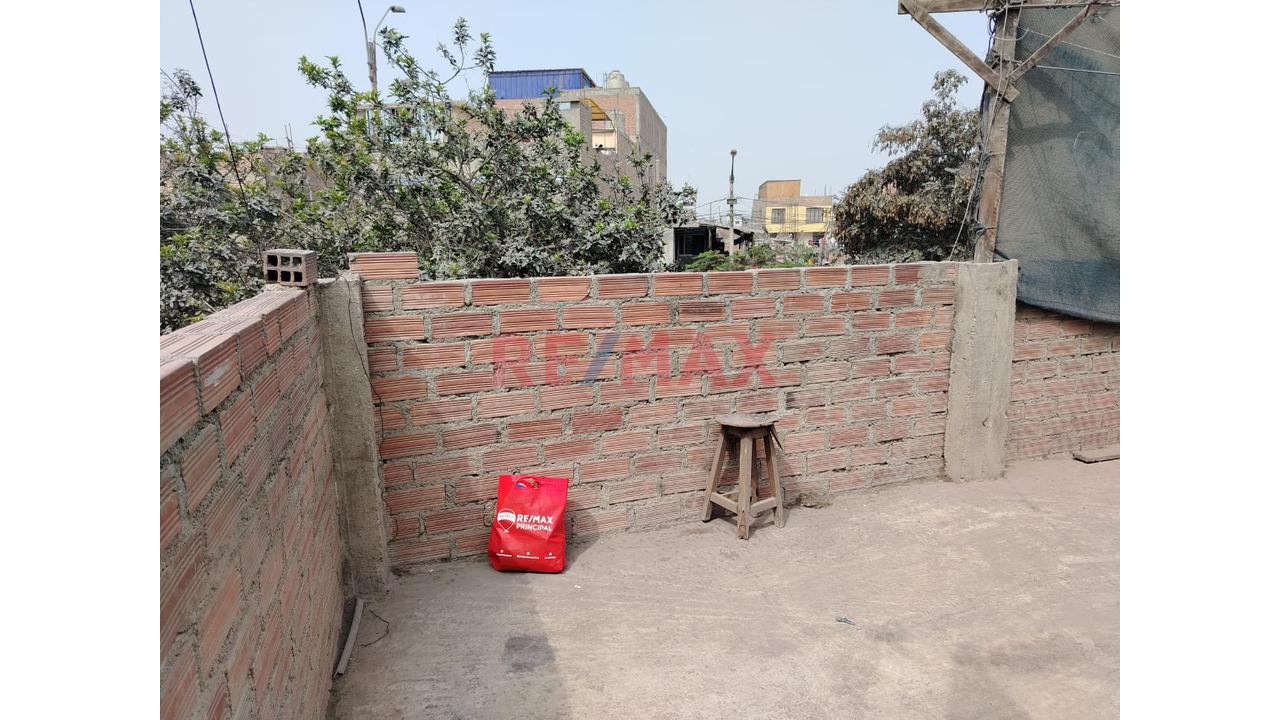 Venta De Casa De 2 Pisos En Urb San Carlos Comas — foto 7