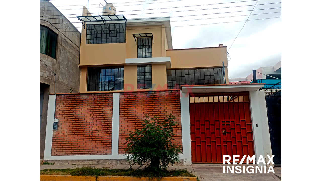 Casa De Estreno En El Tambo - 4 Hab - 1