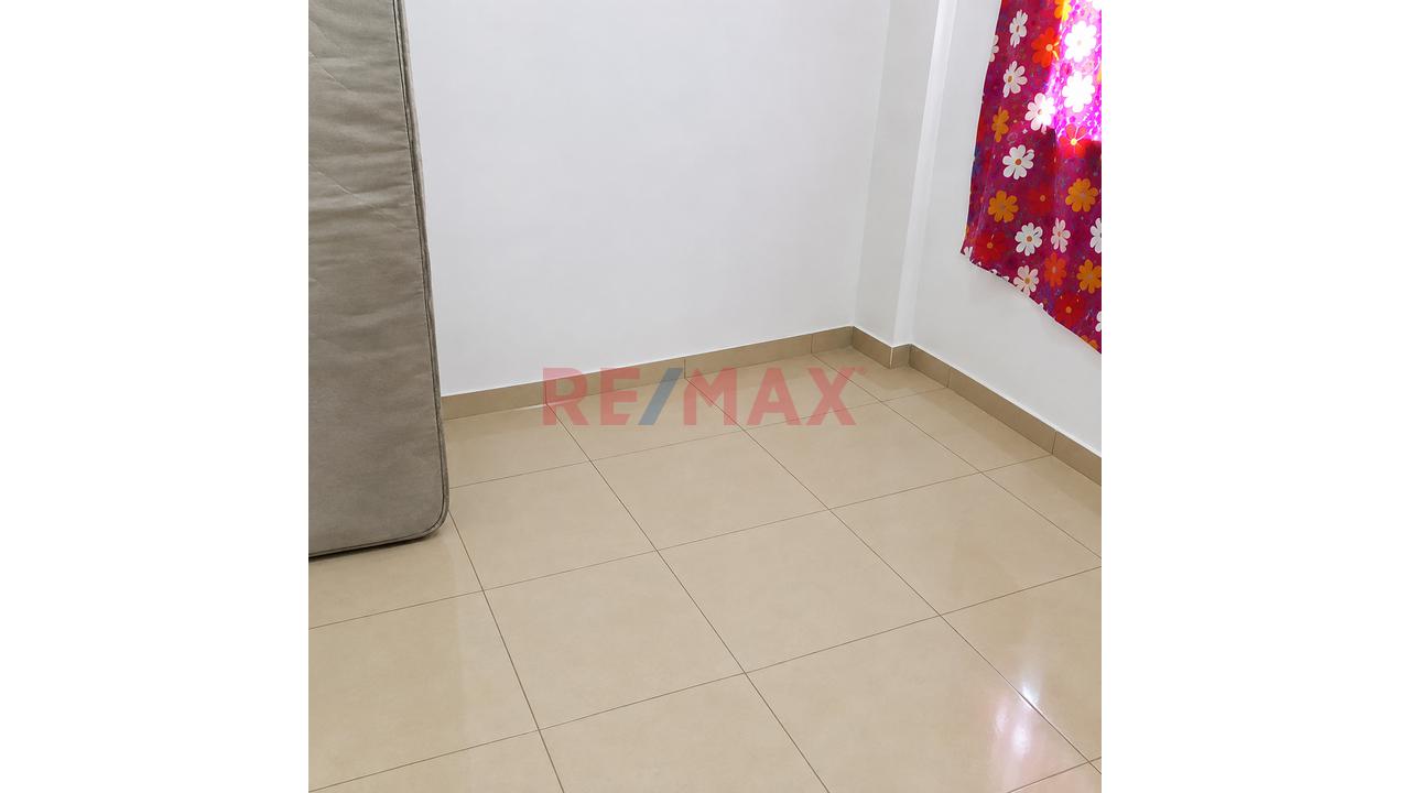 Alquiler De Local Comercial En Avenida Principal – Villa El Salvador (100 M²) — foto 2
