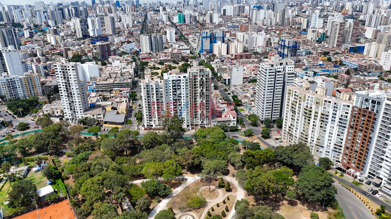 Dúplex En Piso 16 Y 17 Con Espectacular Vista A Campo De Marte 🌳| 3 Dorm + Cochera - 3