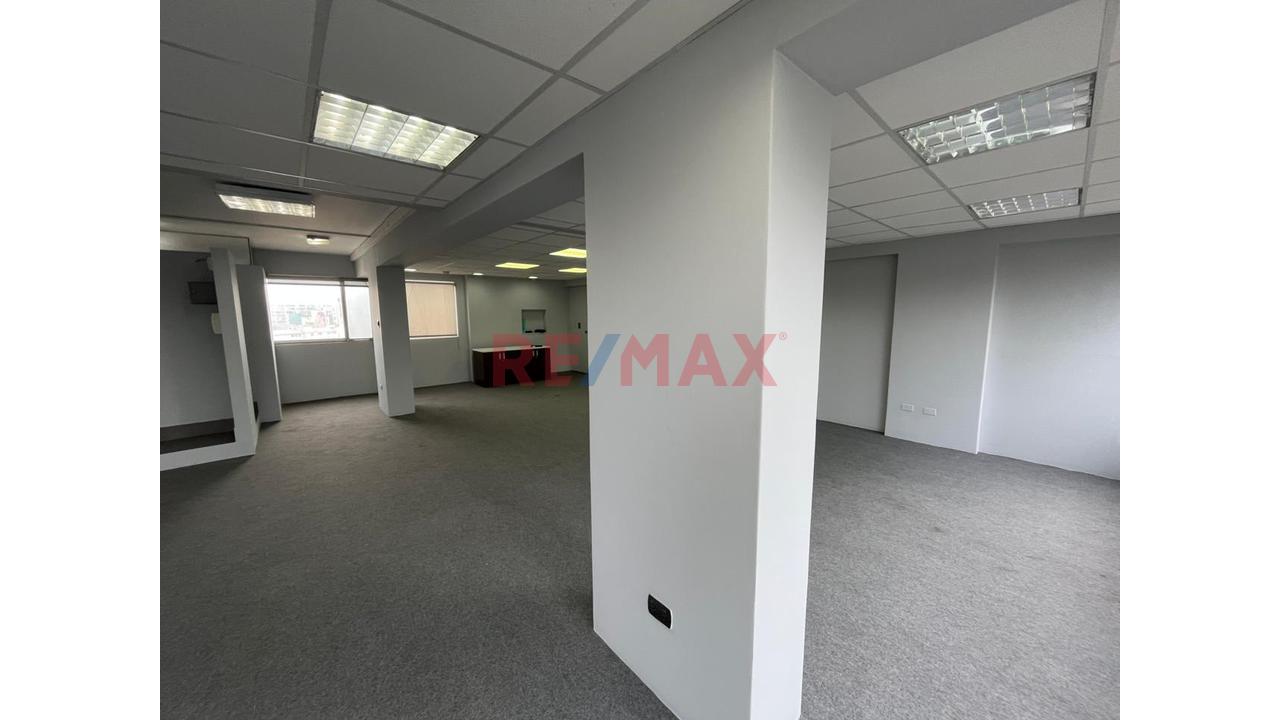 Venta De Oficina En Miraflores - 12