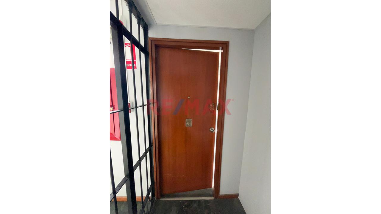 Venta De Oficina En Miraflores - 2