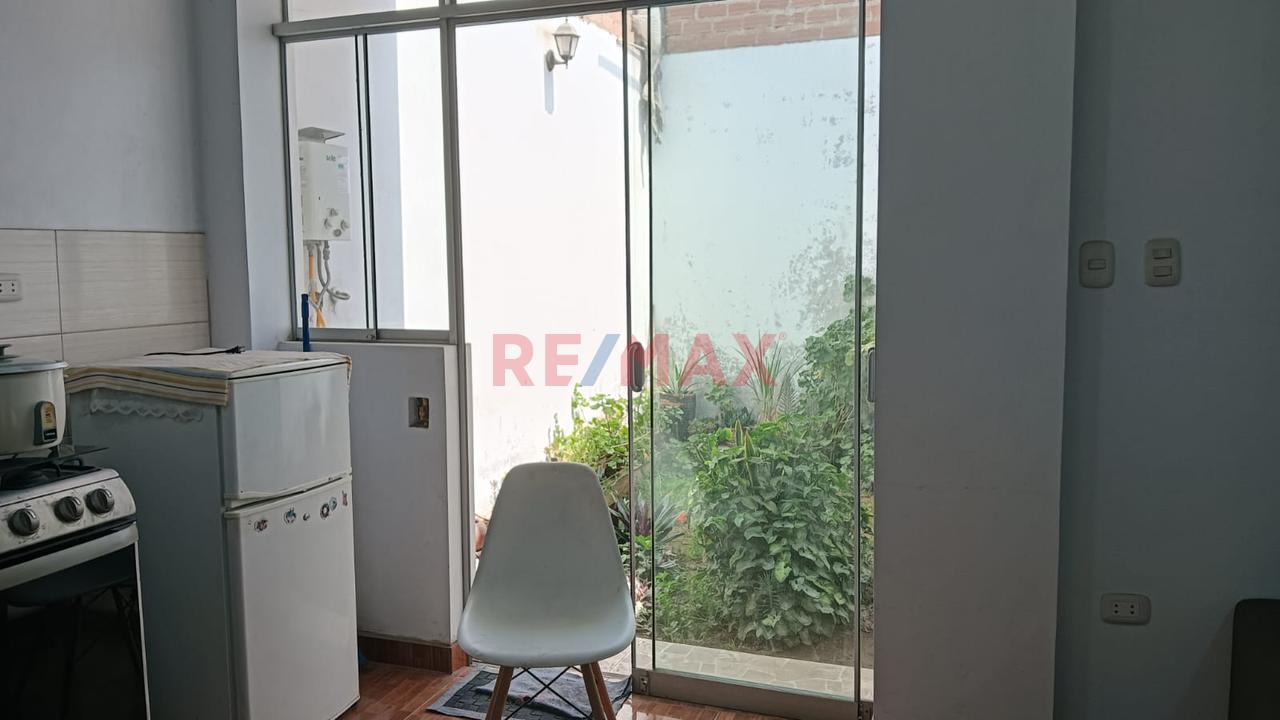 Venta De Casa Como Terreno - 11