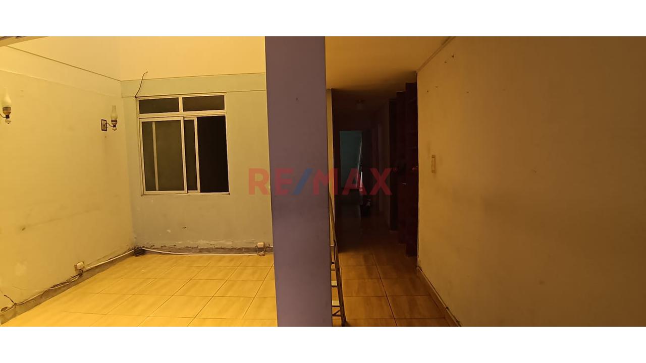 Casa Amplia De 3 Pisos Con Estacionamiento Cerca A Plaza San Miguel - 6