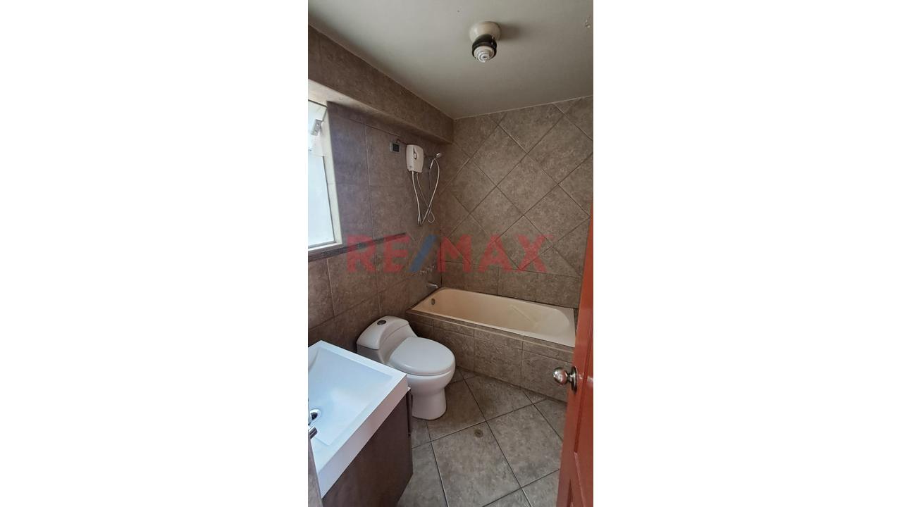 Vendo Amplia Casa En Esquina En Urb. Lara – Socabaya - 9