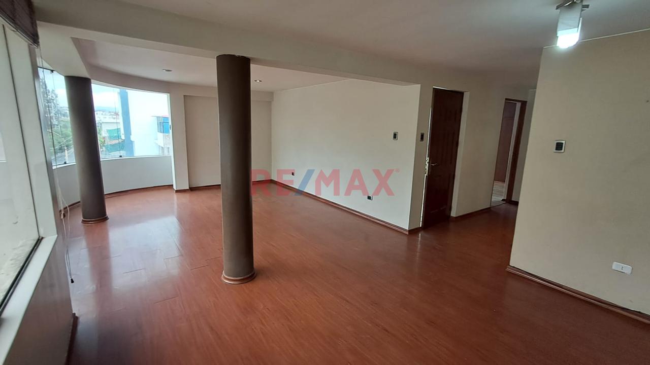 Vendo Amplia Casa En Esquina En Urb. Lara – Socabaya - 13