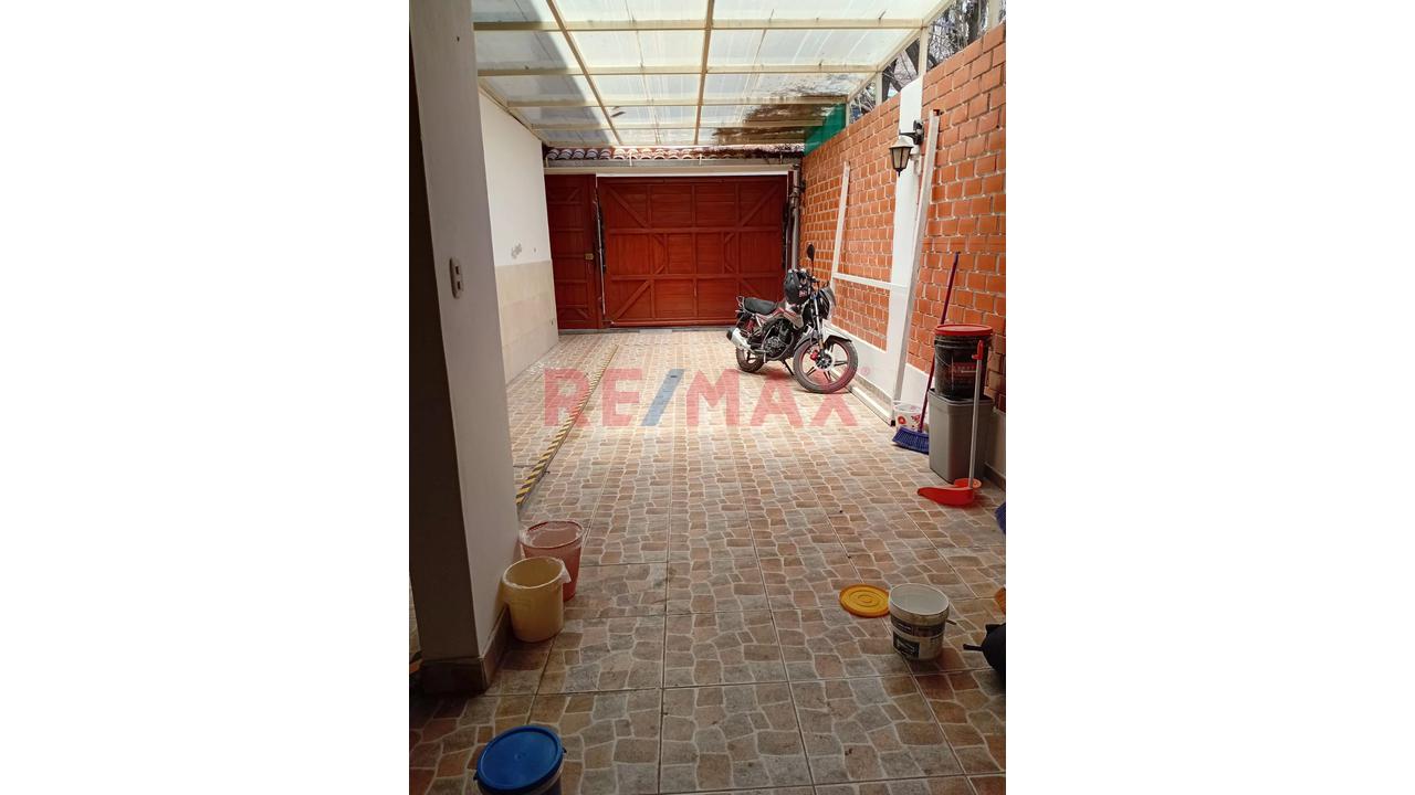 Vendo Amplia Casa En Esquina En Urb. Lara – Socabaya - 3