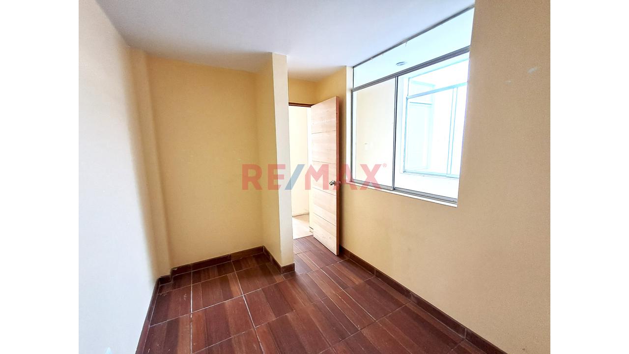 Venta De Casa 4 Pisos Y Azotea La Tropicana La Perla Callao — foto 5