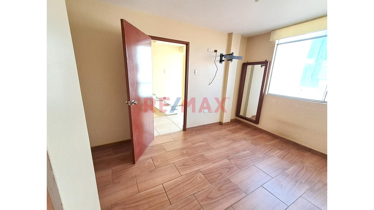 Venta De Casa 4 Pisos Y Azotea La Tropicana La Perla Callao — foto 14